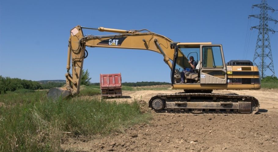 10Cat 320 Lánctalpas kotró4